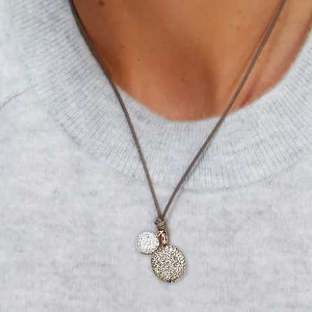 OC X WF 18K SMALL WHITE DIAMOND PEBBLE LOCKET