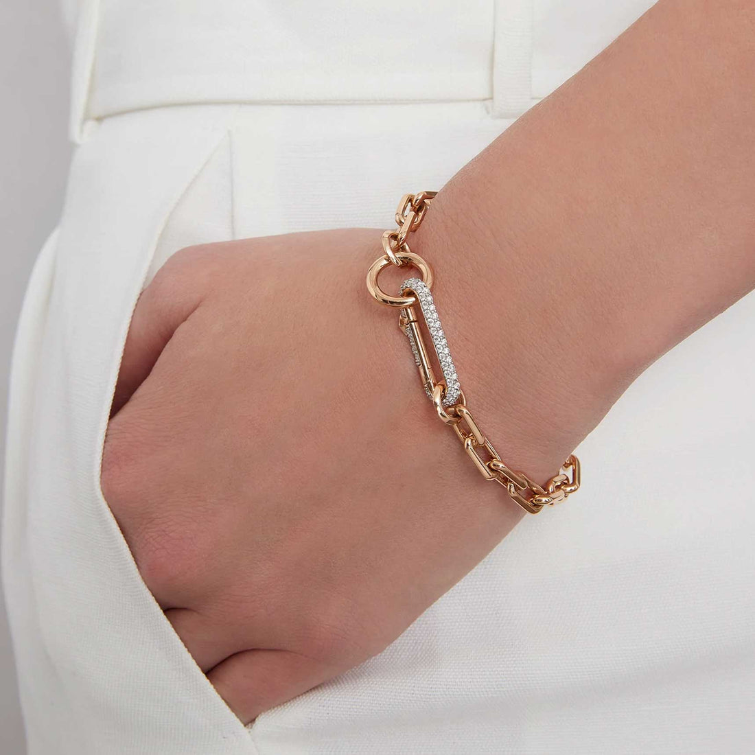 SAXON 18K Yellow GOLD CHAIN LINK BRACELET WITH ELONGATED DIAMOND LINK CLASP